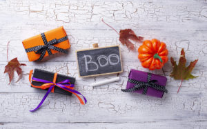 rsz halloween background with gift box q8c23sd