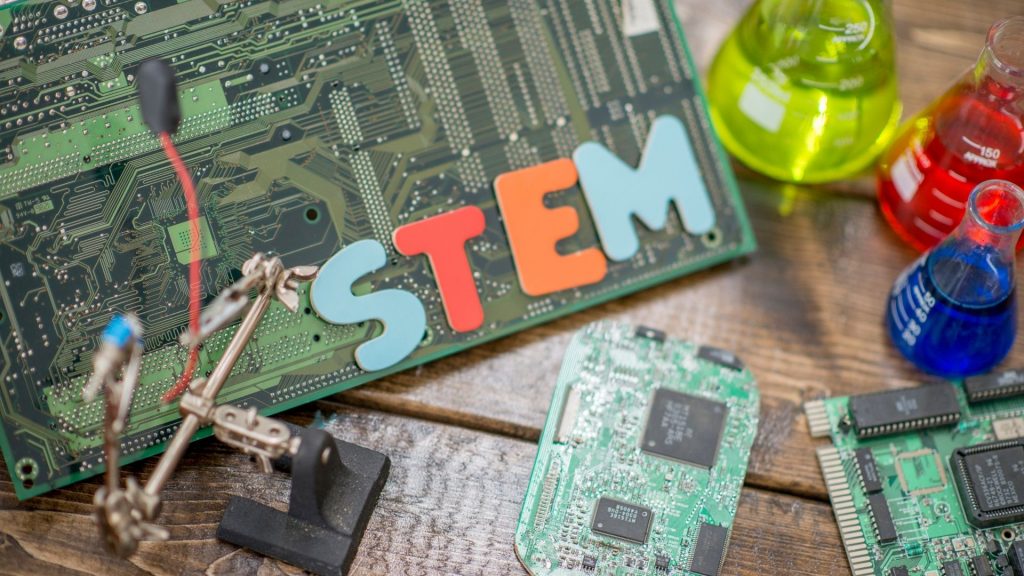 Best STEM Gifts for Kids - featured